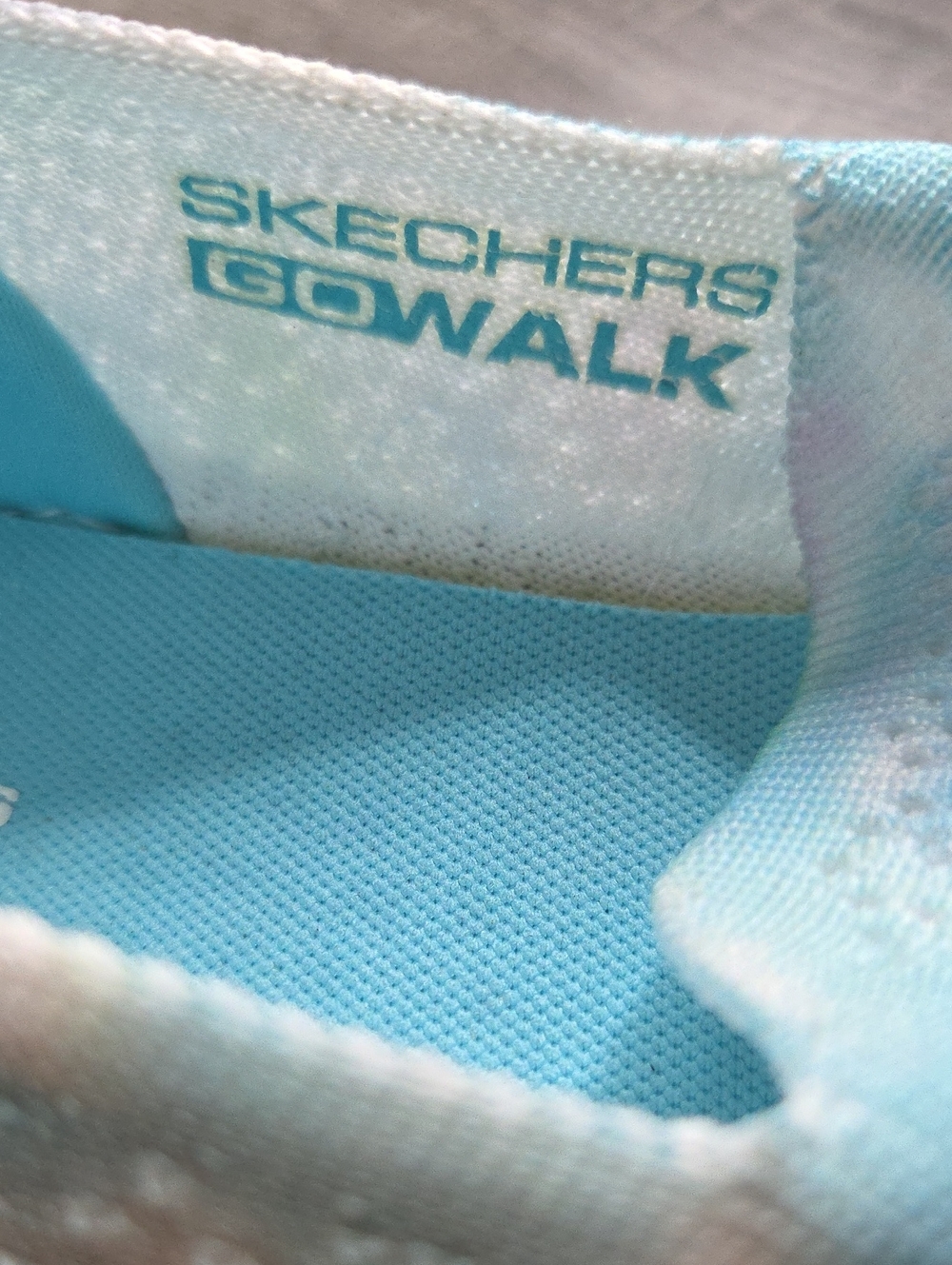 Skechers sz8 GO WALK AIR COOLED GOGA MAT Shoes  Pastel Colors.EUC - Picture 8 of 16